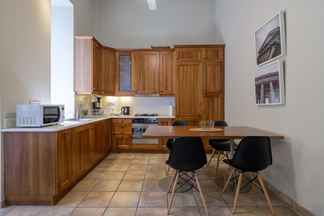 A Beautiful 2 Bdr House In The Heart Of Plaka Villa Athens Exterior photo